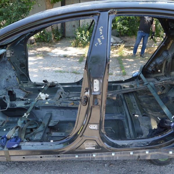 Стойка кузова центральная левая Hyundai Sonata 11-15 (02) черная 71401-4RB00