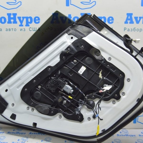 Уплотнитель двери зад лев TESLA MODEL 3 18- 109050900D