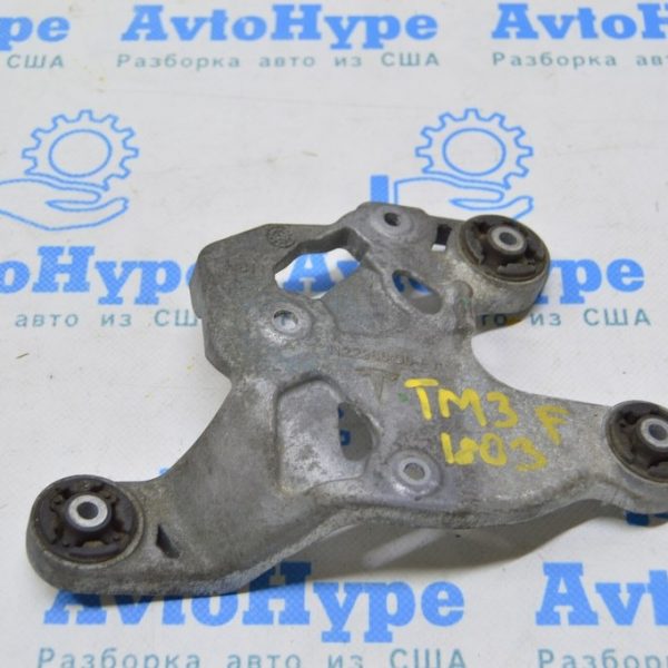 Кронштейн компрессора кондиционера Tesla Model 3 18-20 верх 112296800B