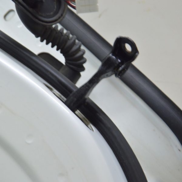 Ограничитель двери зад лев TESLA MODEL 3 18- 108950900B