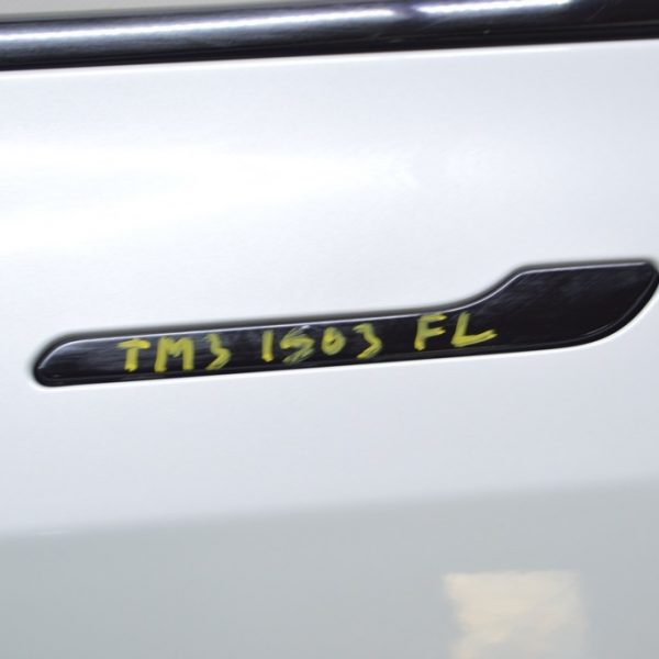 Ручка двери внешняя передняя левая Tesla Model 3 18-20 черная 108183100J