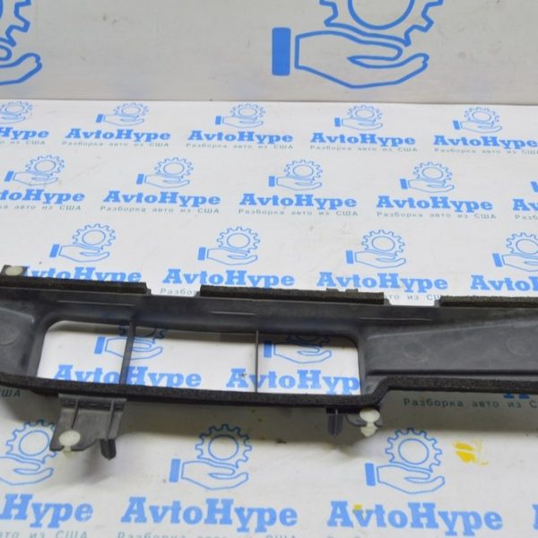 Решетка воздухозаборника печки Tesla Model 3 18-20 109085700B