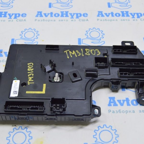 LOW VOLTAGE CONTROLLER LEFT Tesla Model 3 18- (03) 1078673-84-E