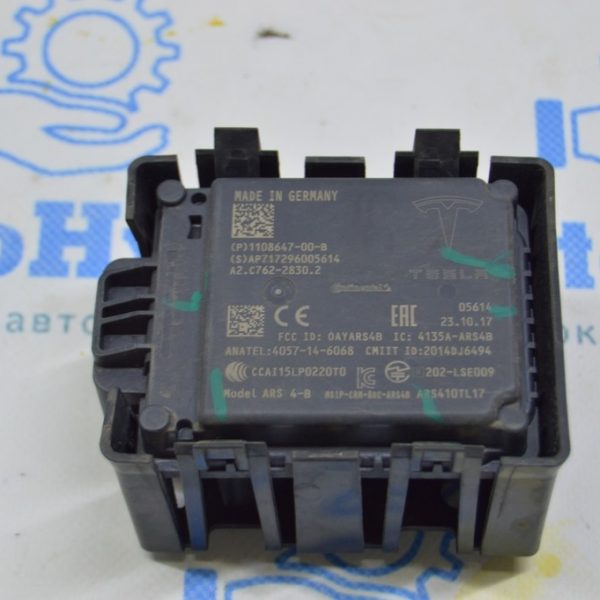 Крепление кронштейн переднего радара Tesla Model 3 18- пластик 
110864800E