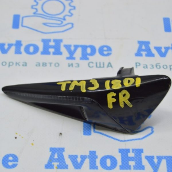 Поворотник в крыло передний прав Tesla Model 3 18- с камерой (03) слом крепл 1125107-77-A