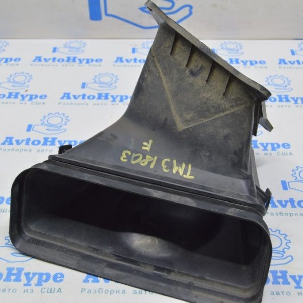 Воздухозаборник печки Tesla Model 3 18-20 110720400E