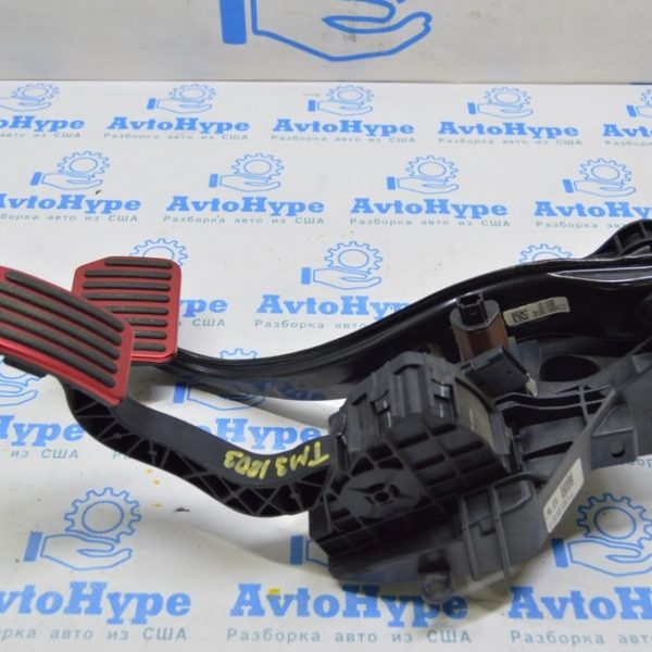 Педальный узел в сборе Tesla Model 3 18- (03) с красными накладками 1044691-01-C