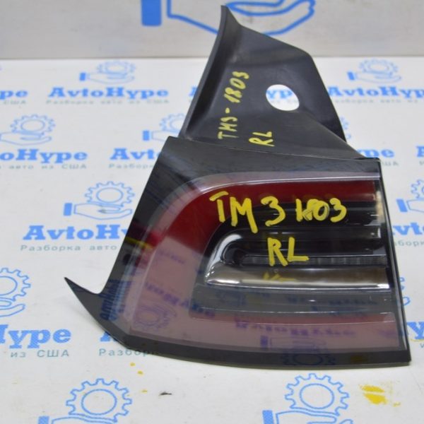 Фонарь внешний крыло левый Tesla Model 3 18- USA 3 пина (03) 1077397-00-H