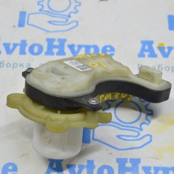 Моторчик актуатор расширительного бачка Tesla Model 3 18- 1077617-P3-C