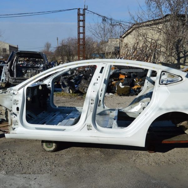 Крыша металл Tesla Model 3 18- под панораму, на кузове (03)