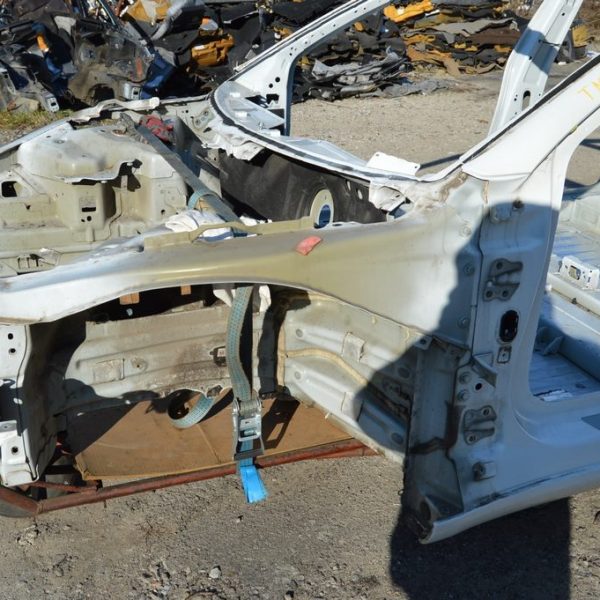 Четверть передняя левая Tesla Model 3 18- на кузове (03) белая 1073679-S0-B