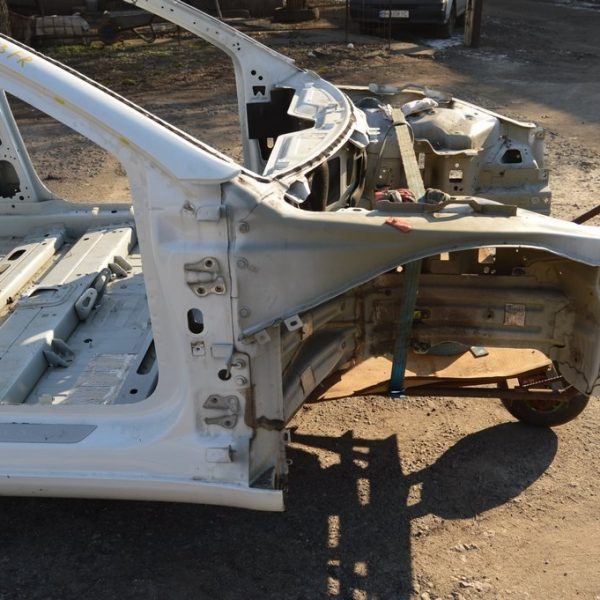 Четверть передняя правая Tesla Model 3 18- на кузове (03) белая 1073680-S0