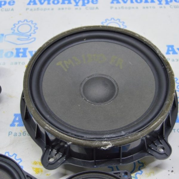 Динамик дверной передний правый Tesla Model 3 18- 1079744-00-B