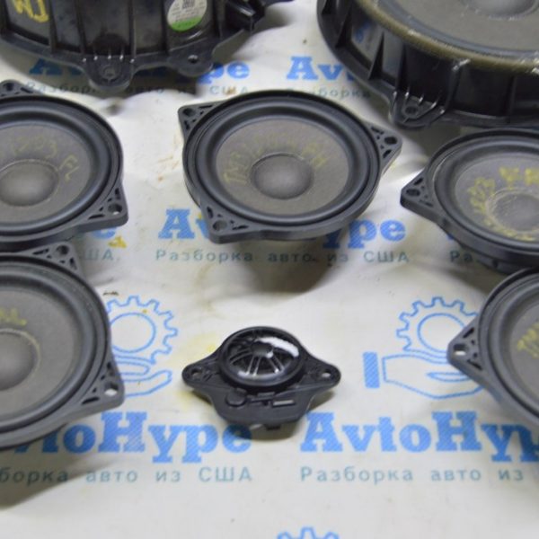 Динамик дверной задний правый Tesla Model 3 18- 1079742-00-A