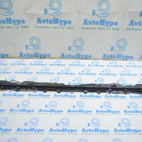 Кронштейн решетки обдува передней панели Tesla Model 3 18- 1100574-00-H