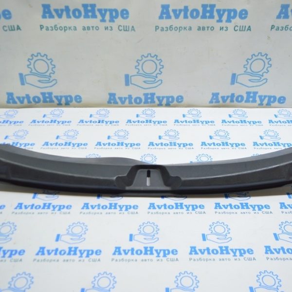 Накладка проема заднего багажника Tesla Model 3 18- состояние новой 1086315-00-D