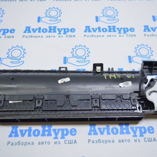 Воздуховод передней панели левый Tesla Model 3 18- с моторчиком 1083320-00-F