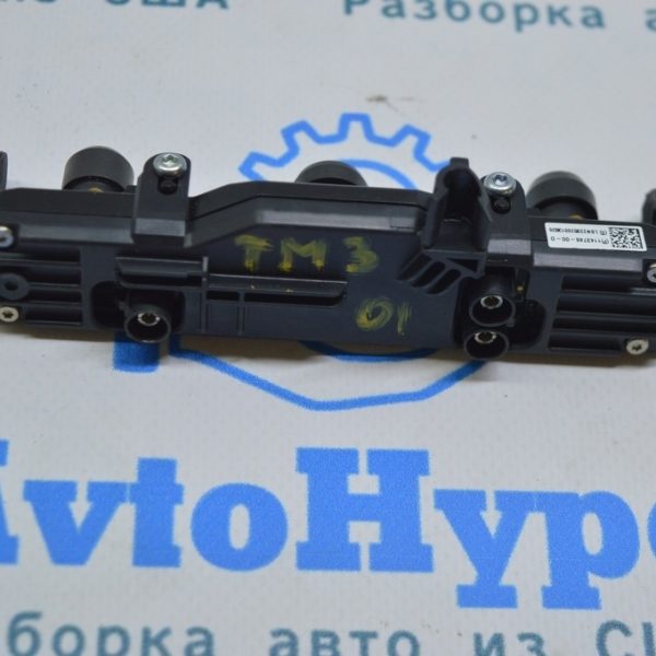 Камера передняя Tesla Model 3 18- на лобовом 1143746-00-D