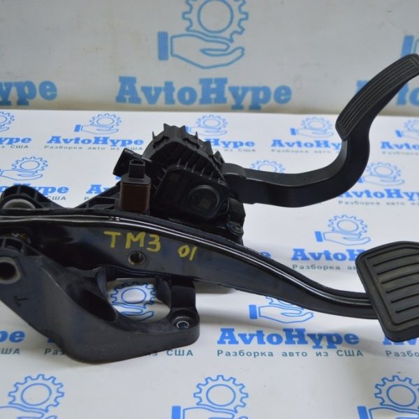Педальный узел в сборе Tesla Model 3 18- 1044691-01-C