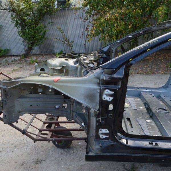 Четверть передняя левая Tesla Model 3 18- на кузове (01) 1073679-S0-B