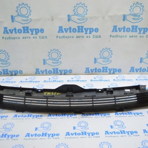 Нижняя решетка переднего бампера Tesla Model 3 18- 1085927-00-C