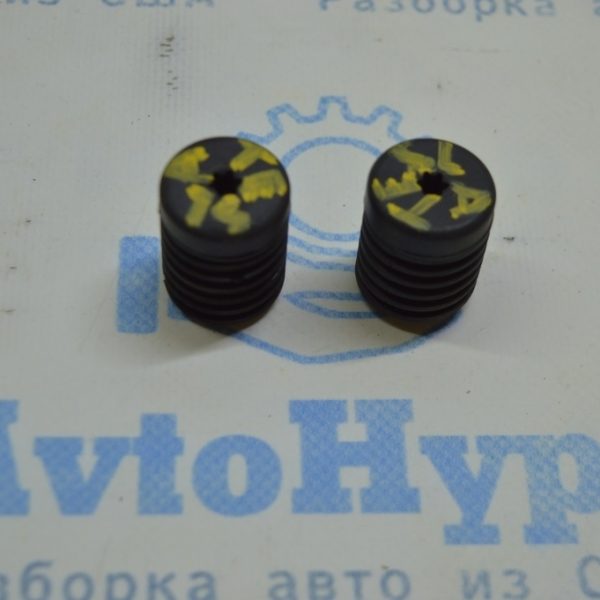 Отбойник крышки багажника правый Tesla Model 3 18- внутренний 1108767-00-C