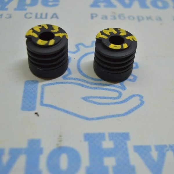 Отбойник капота правый Tesla Model 3 18- 1090735-00-C