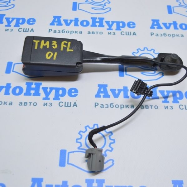 Защелка водительского ремня Tesla Model 3 18- 1090323-01-D