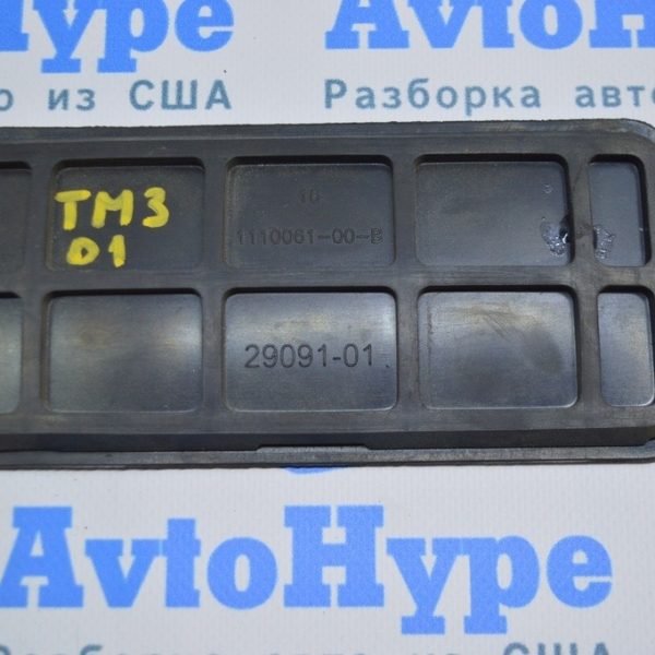 Заглушка кузова Tesla Model 3 18- большая, черная 2шт 1110061-00-B 1110061-00-b