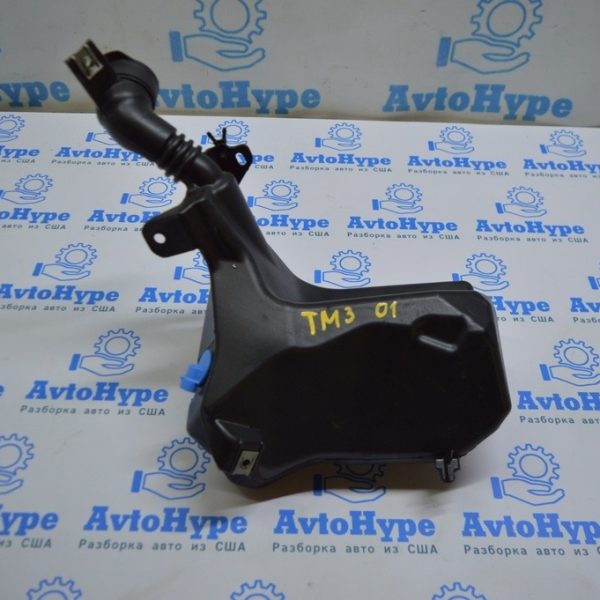 Бачок омывателя Tesla Model 3 18- с крышкой 1090850-00-F