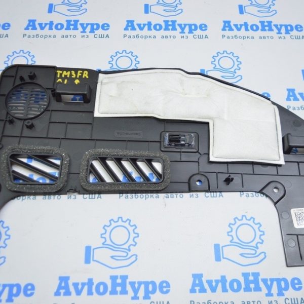 Накладка подушки безопасности колени пассажира Tesla Model 3 18- черн, с динамиком и подсветк 1100553-00-E