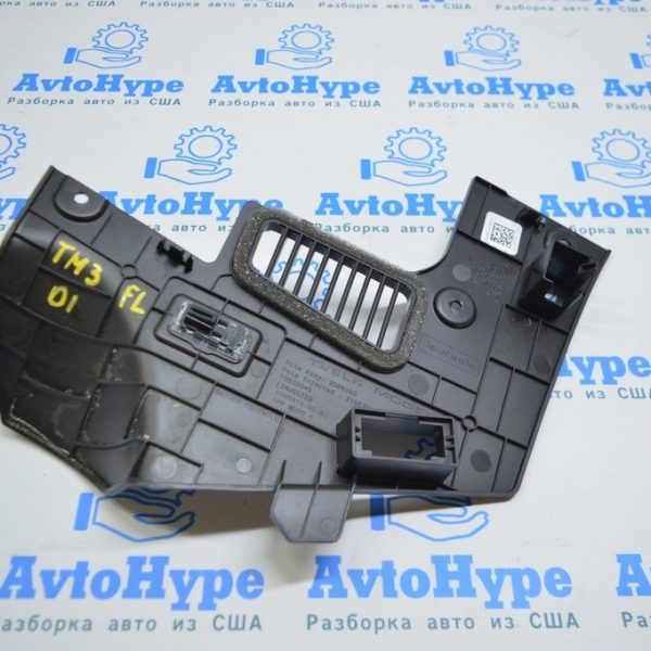 Накладка подушки безопасности колени водителя Tesla Model 3 18- черн, с подсветкой 1095413-00-A