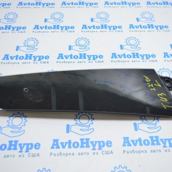 Накладка центральной стойки наружняя левая Tesla Model 3 18- с камерой и блоком (01) царапинки 1109253-00-I