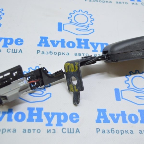 Защелка ремня безопасности задняя левая Tesla Model 3 18- черн 1085939-01-E