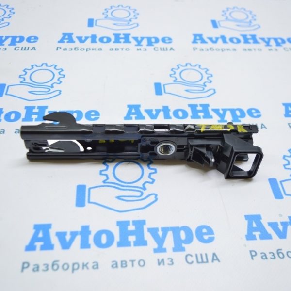 Кронштейн пассажирского ремня безопасности Tesla Model 3 18- 1068130-01-B