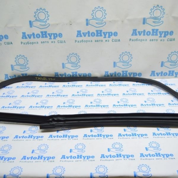 Уплотнитель дверного проема задний левый Tesla Model 3 18- 1090511-00-M