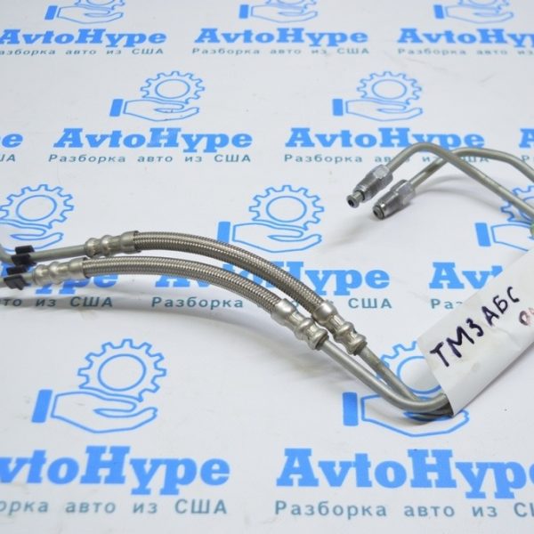 Трубка тормозная на главный тормозной цилиндр Tesla Model 3 18- двойная 1044711-00-D