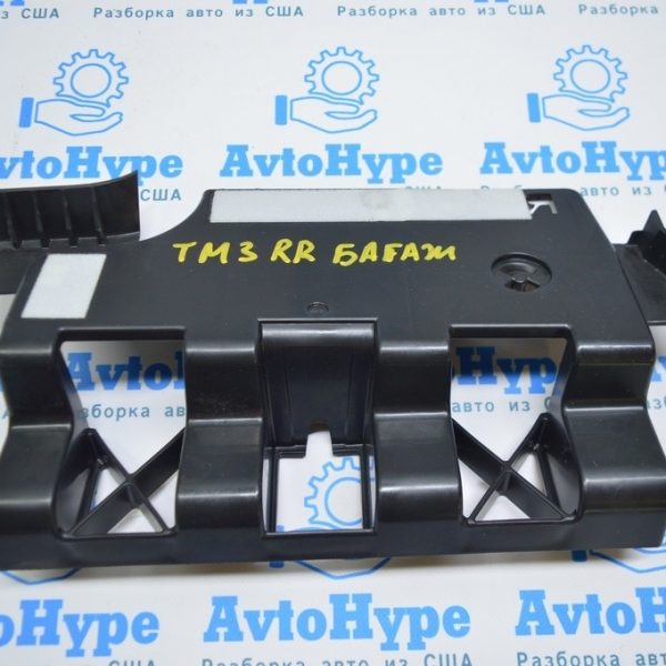 Кронштейн пола багажника правый Tesla Model 3 18- 1470963-00-B