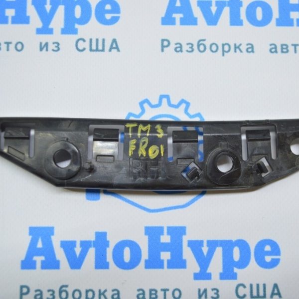 Крепление переднего бампера правое внешнее Tesla Model 3 18- 1084182-00-E