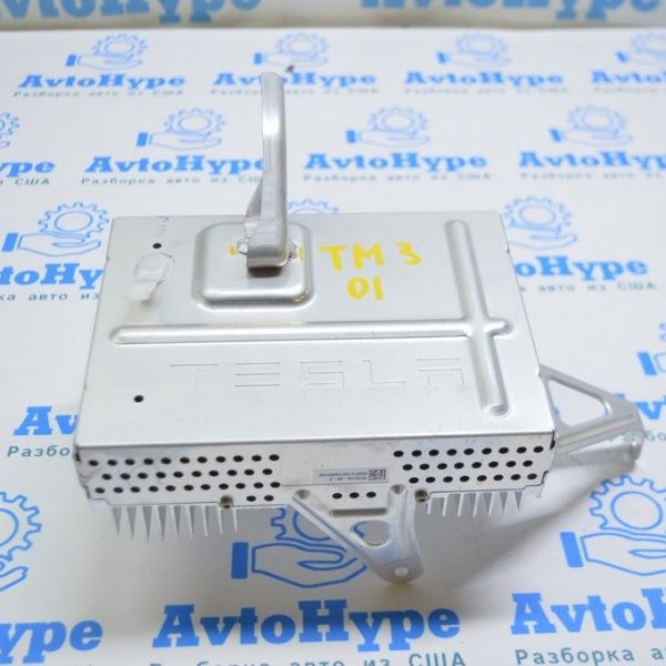 Усилитель аудио Tesla Model 3 18- (01) 1079748-00-F