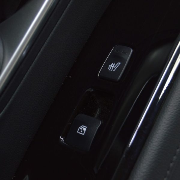 Управление стеклоподъемником зад лев Hyundai Tucson 22- с подогревом сиденья 93581AA2004X