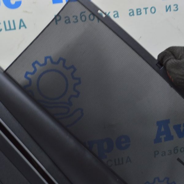 Шторка двери зад прав Hyundai Tucson 22- 83916N70004X