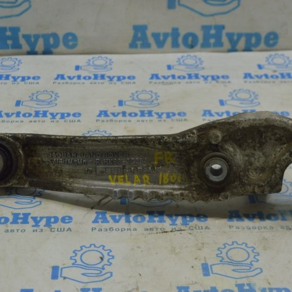 Рычаг нижний перед прав задний Range Rover Velar L560 17- (01) LR141990