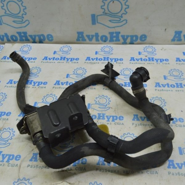 Патрубок охлаждения Range Rover Velar L560 17- от охладителя АКПП LR091478