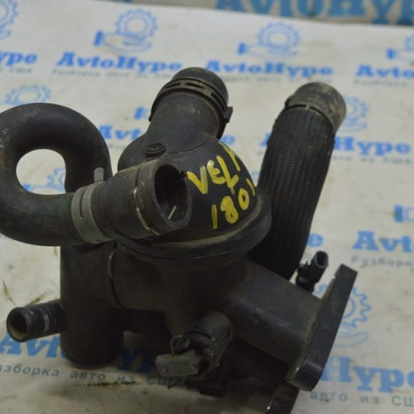 Помпа водяная Range Rover Velar L560 17- 2.0d (01) LR095160