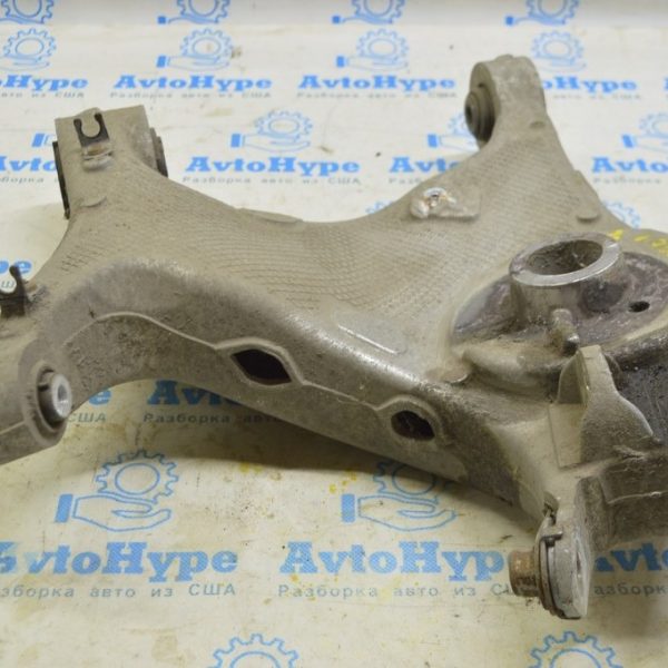 Рычаг нижний задний левый Range Rover Velar L560 17- (01) LR090536