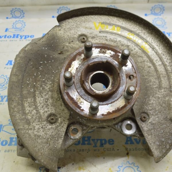 Цапфа задняя левая со ступицей Range Rover Velar L560 17- (01) с кожухом LR090543