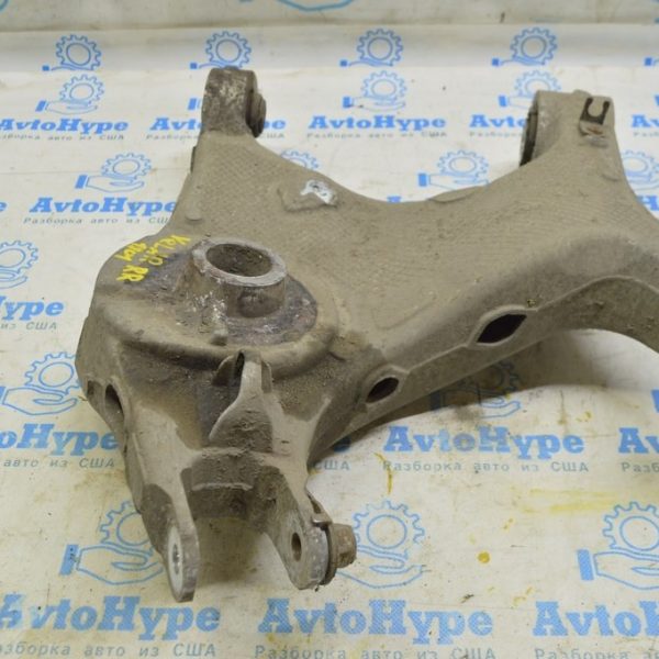 Рычаг нижний задний правый Range Rover Velar L560 17- (01) LR090535