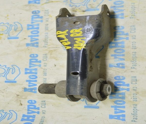 Рычаг нижний поперечный задний правый Range Rover Velar L560 17- (01) LR090537