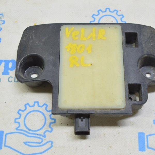 Датчик слепой зоны задний левый Range Rover Velar L560 17- (01) LR117395 JX63-14F152-AD